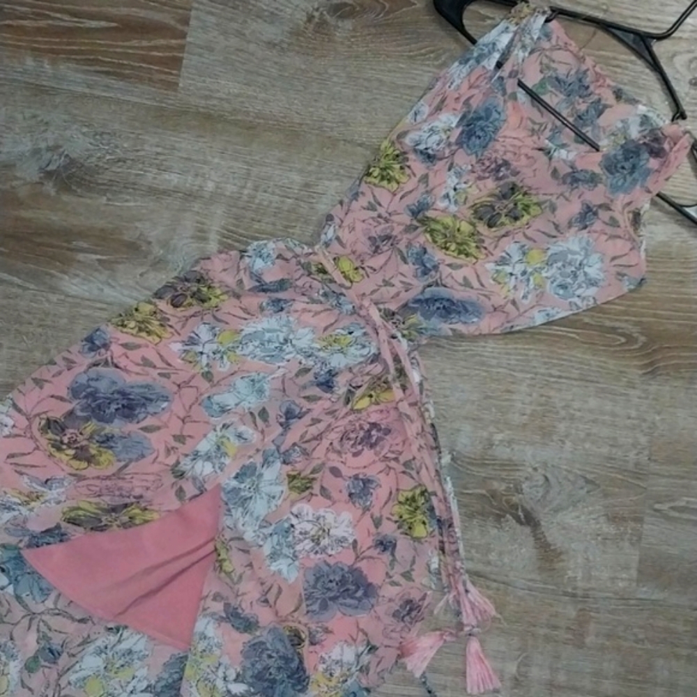UMGREE coral floral Macie wrap around dress gorgeous size small